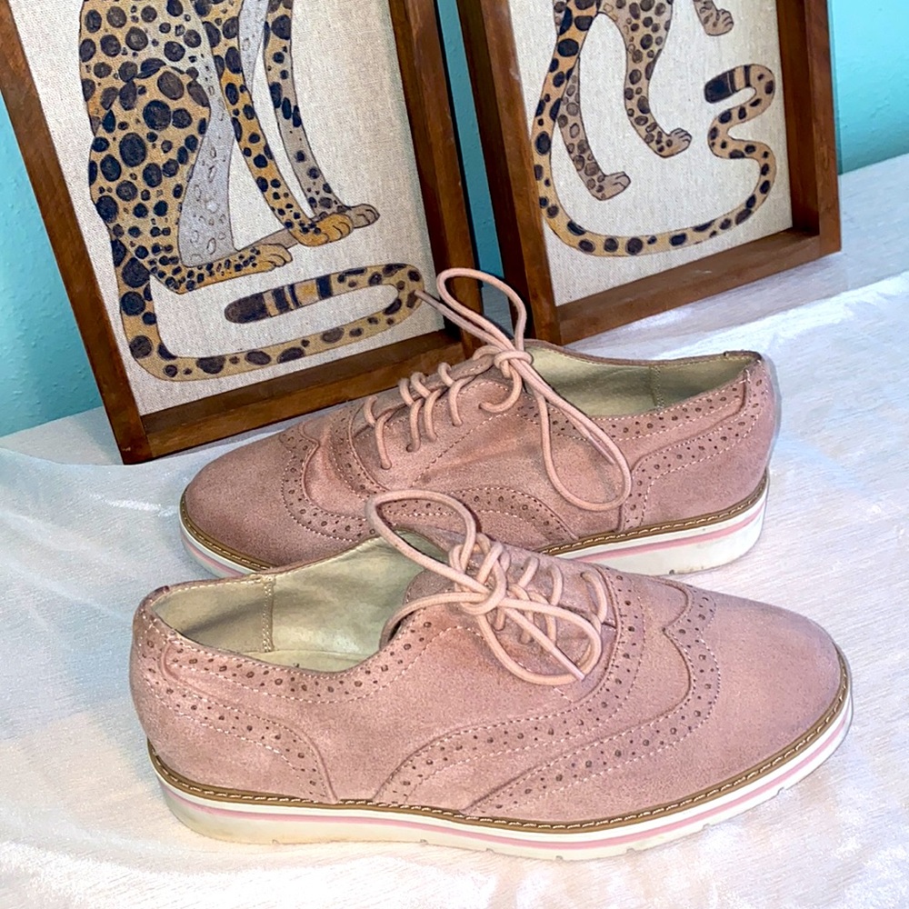 Pink shoes - Picture 2 of 4